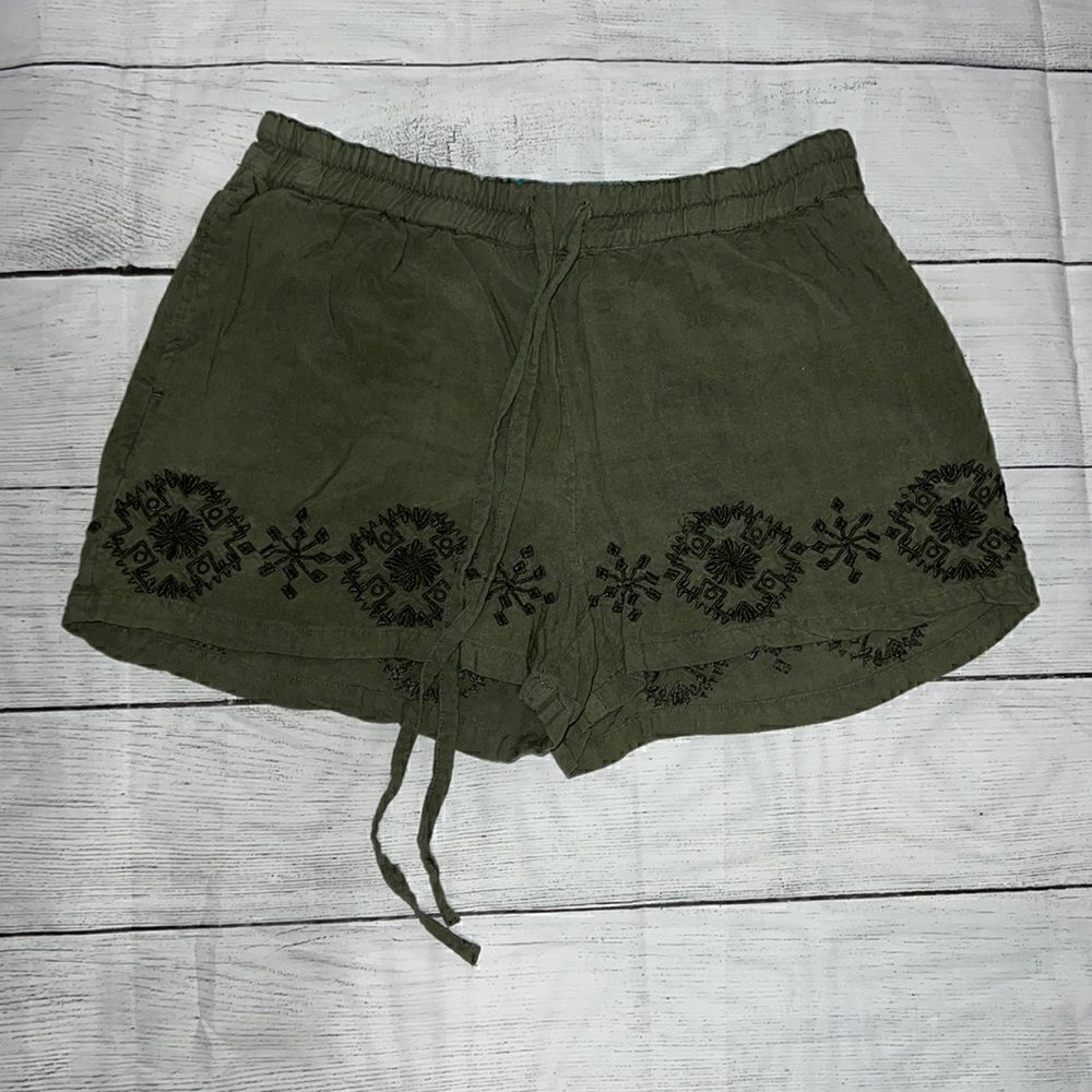 Matilda Jane Clothing MJC Time To Unwind Shorts Green Linen Embroidered sz XS
